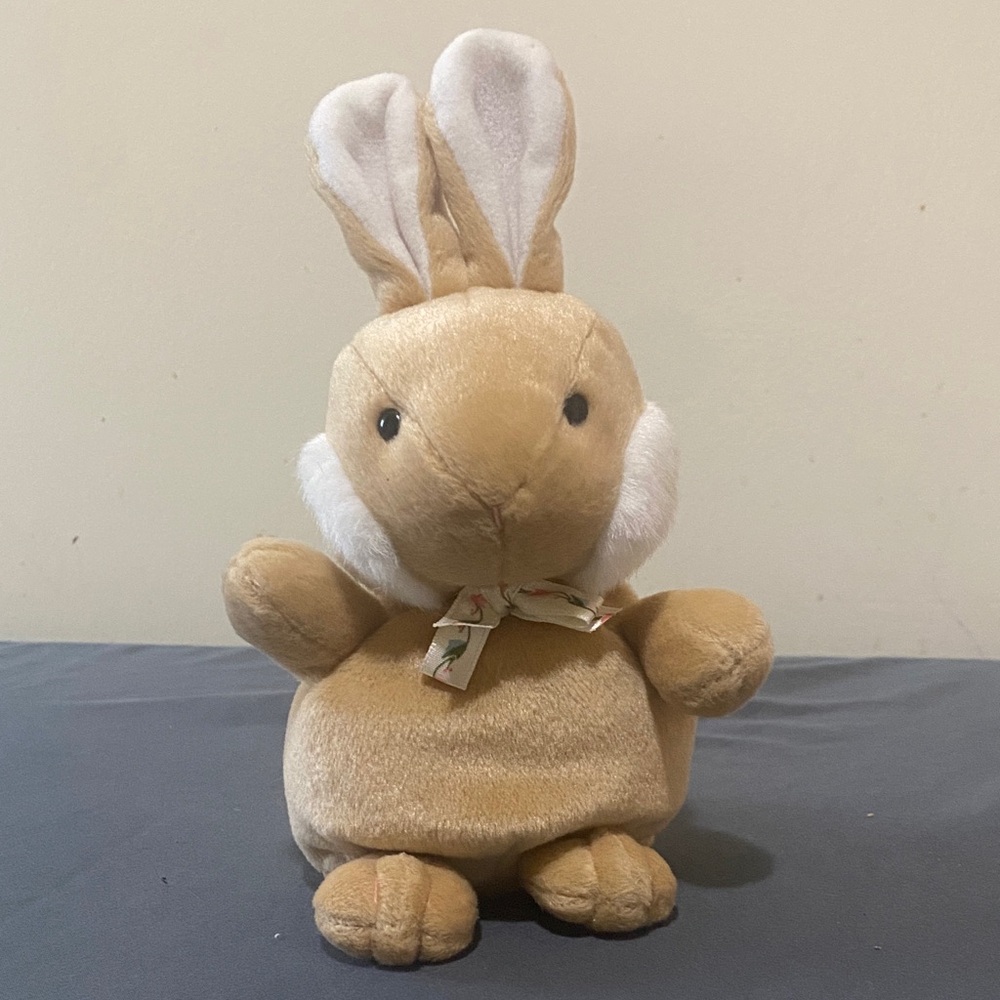 Vintage 1989 GUND Beanny Bunny Plush #3573 - Tan/Beige with Red Tag
